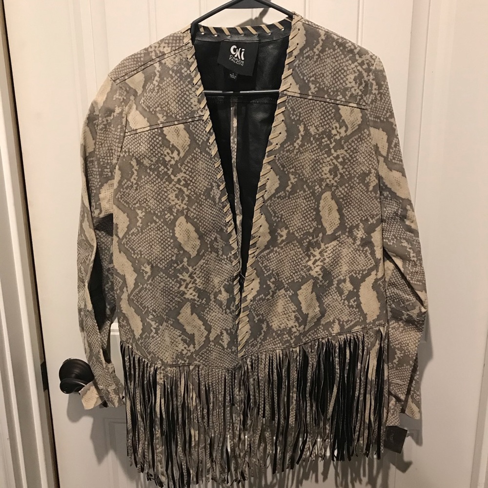 Ladies fringe leather jacket
